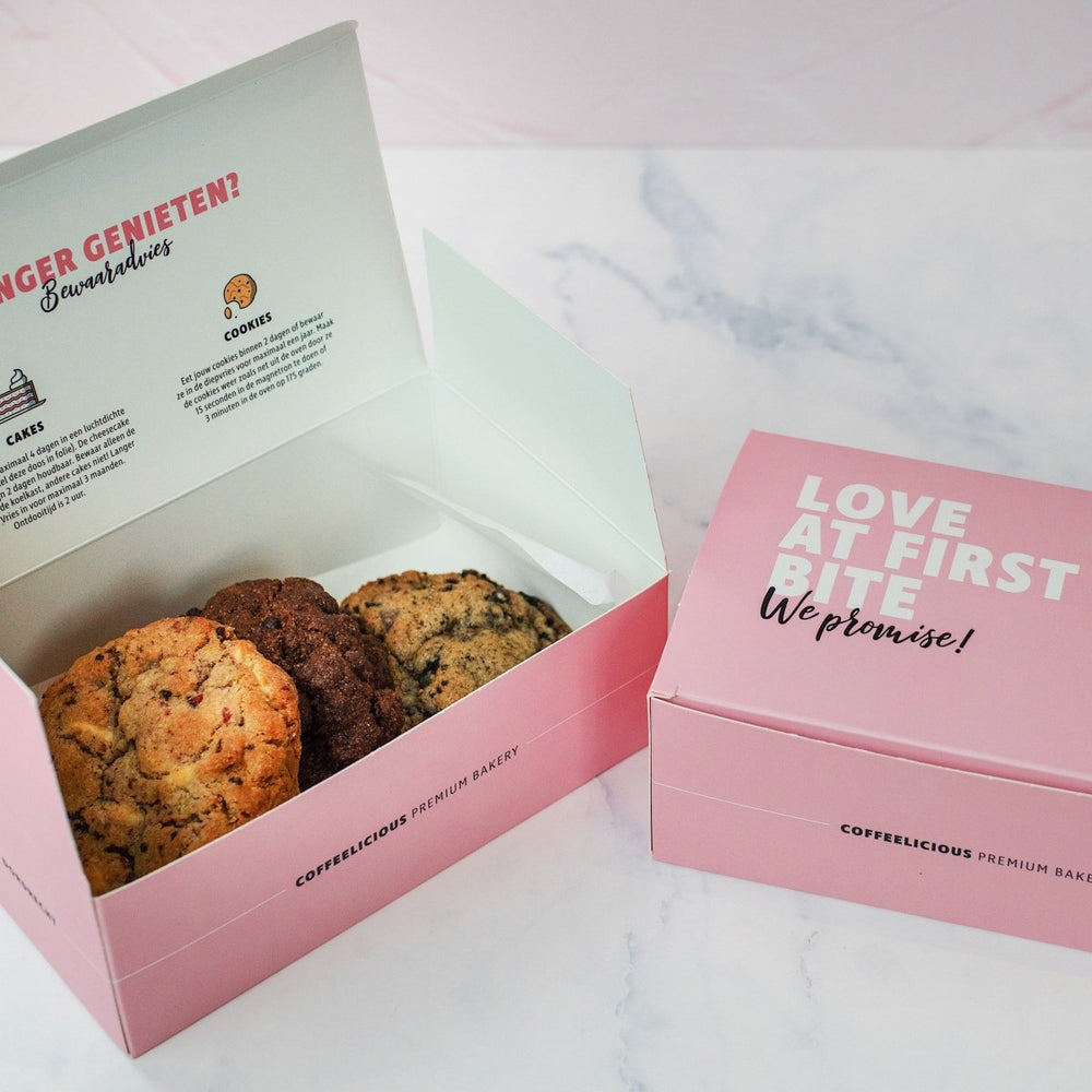 LOVE AT FIRST BITE KOEKDOOSJE - Coffeelicious Bakery